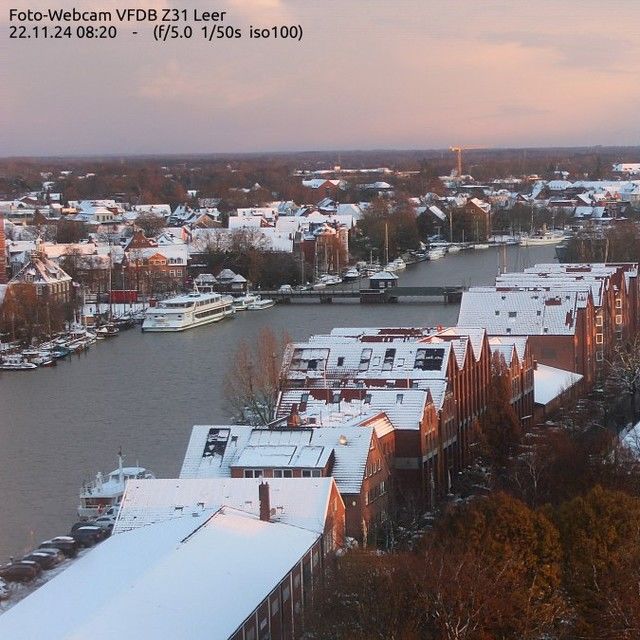 Alle Dächer in weiß. Ein ungewohnter Anblick heute morgen auf unserer Webcam. 

#amateurfunk
#vfdbz31
#ehrenamt
#landkreisleer
#stabsstelleehrenamt
#stadtleer
#elektronik