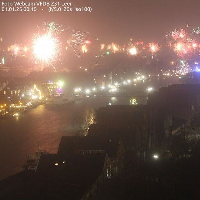 Happy New Year wünscht der Ortsverband Z31 allen Mitgliedern, Freunden und Bekannten. Euch allen ein gesundes und erfolgreiches 2025 mit vielen schönen Erlebnissen.
#ehrenamt
#amateurfunk
#ovz31
#landkreisleer
#stadtleer
#ferien_stadtleer